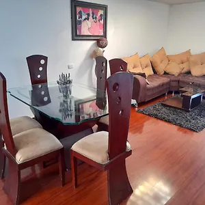 Familiar, Amplio, Cerca Al Aeropuerto El Dorado Apartamento
